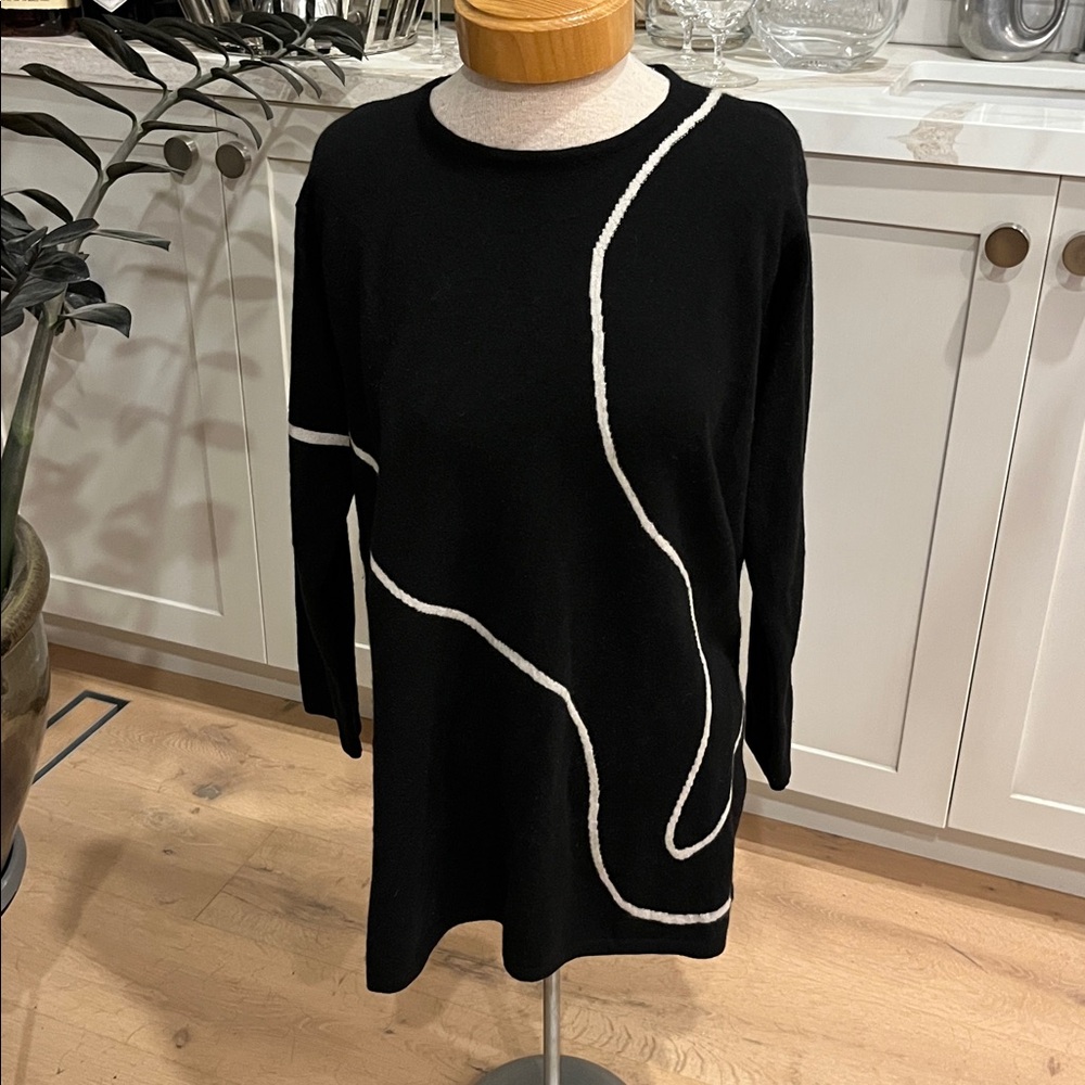 Jean Muir made in Scotland 100% cashmere black tunic length 80’s vintage sweater